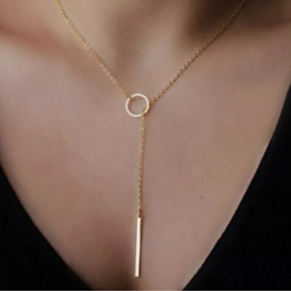 Simple Gold Tone Chain Pendant Necklace